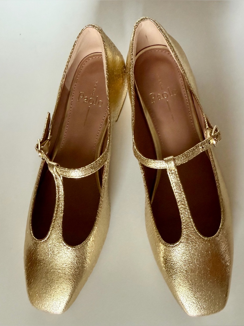 Línea Paolo 1” Gold T-strap Crinkle Marcel-L Mary Jane Heel NIB